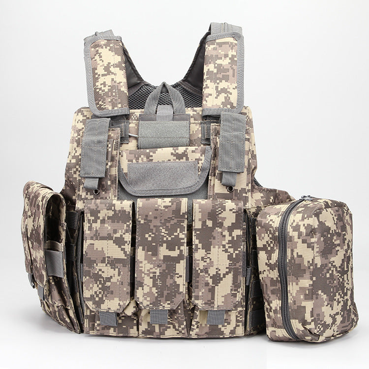 Multifunctional Tactical Vest in Camouflage