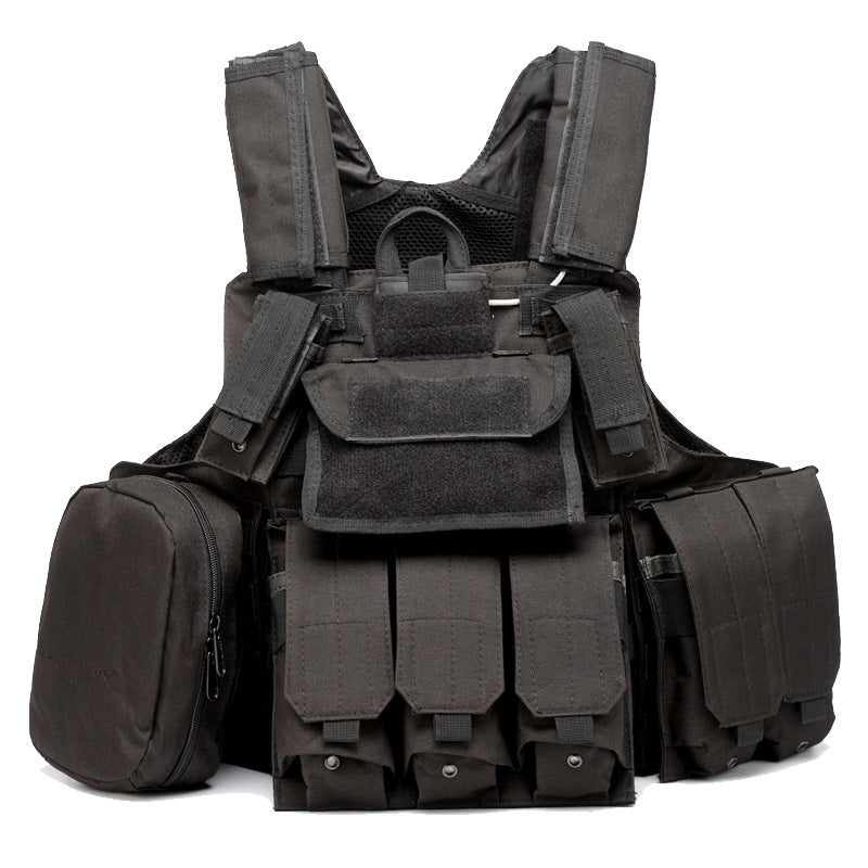 Multifunctional Tactical Vest in Camouflage